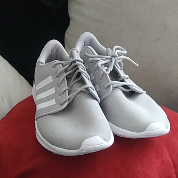 Adidas (cloudfoam) tennis shoes - Picture 2 of 2
